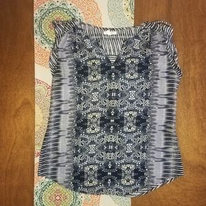 ⭐5 for $20⭐ Blue print sleeveless blouse